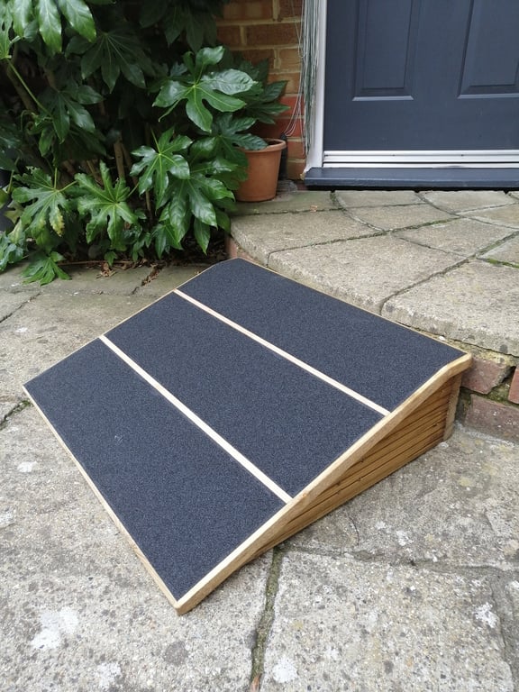 16cm High x 80cm W. x 60cms Ramp. Full Door Width - Non-Slip.