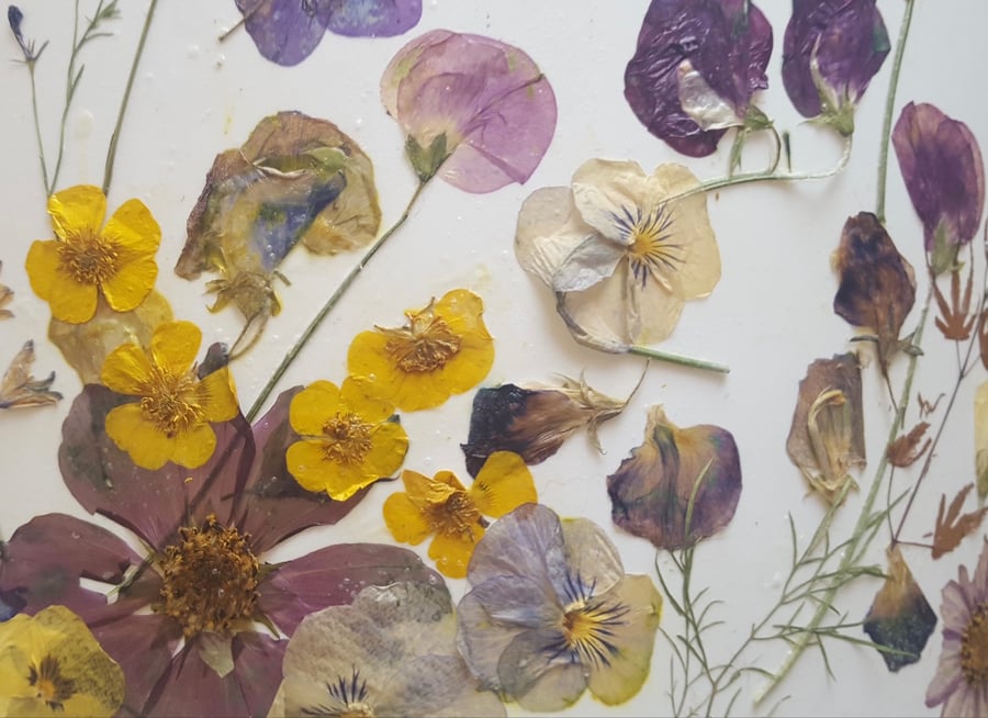 Dried flower lampshade