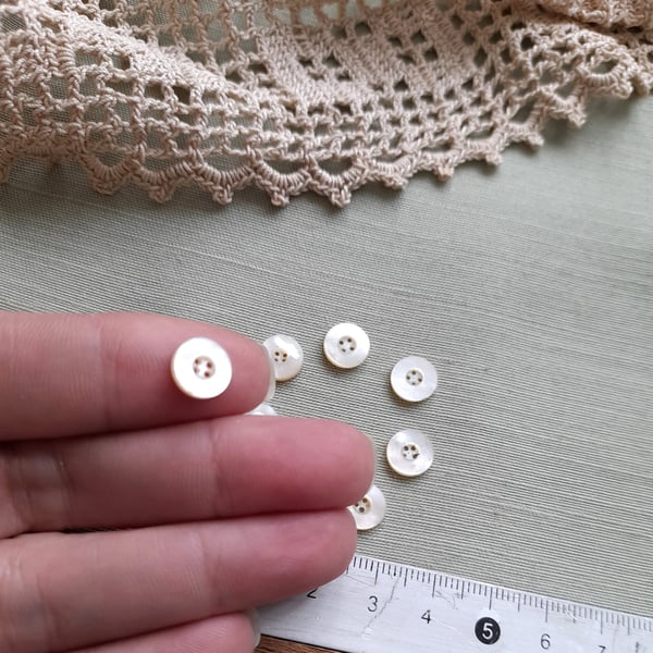 Vintage tiny natural shell buttons, 9mm, pack of 8 of one kind