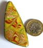 brooch - triangle scrolled white and brick red over yellow - Image 3