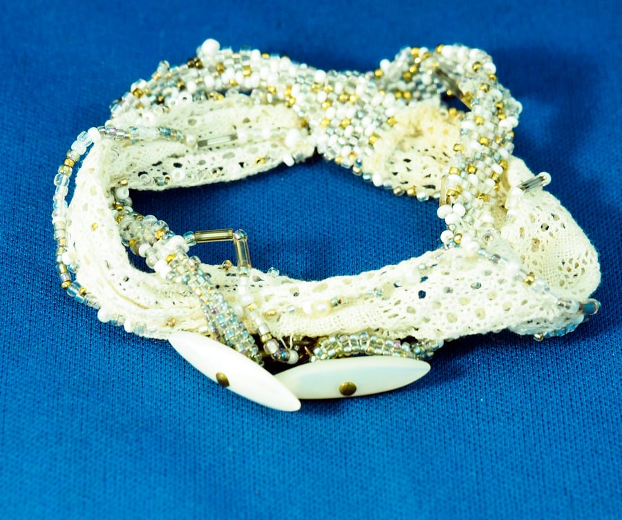 Bracelet Vintage Lace and Beads