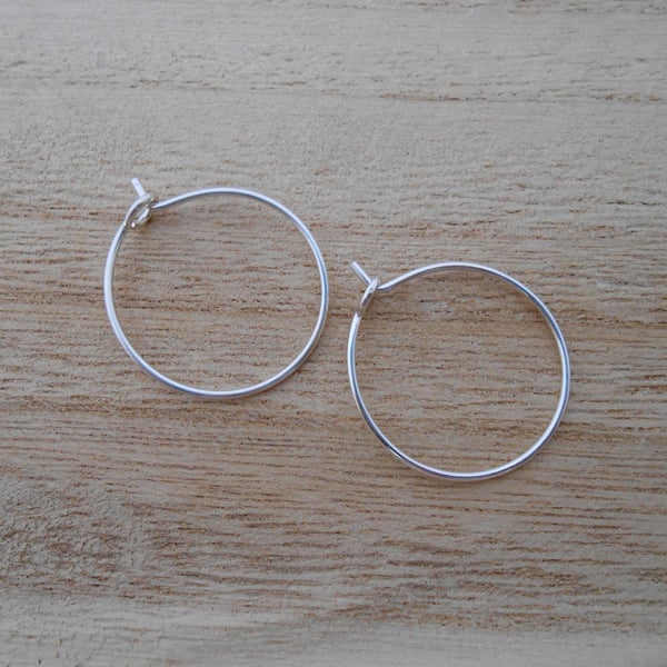 Recycled sterling silver handmade hoop earrings for women. Ref 277