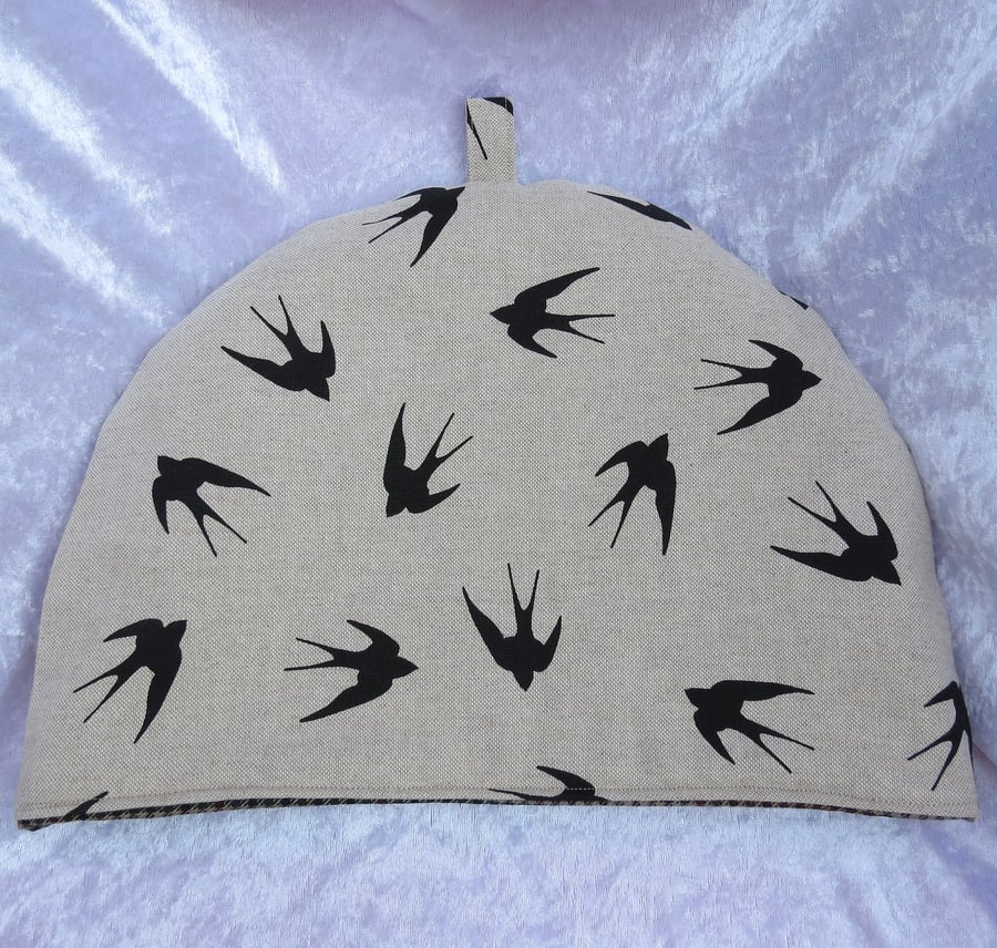 Tea Cosy.  Size large, to fit a 4 - 5 cup teapot.  Swallows.