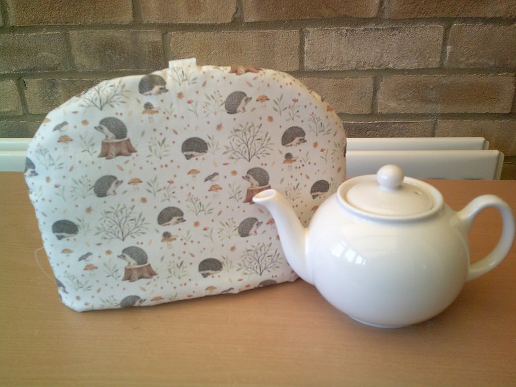 Small Tea Cosy with Hedgehogs
