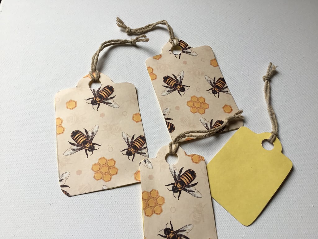 Bee gift tags. Gift tags. Bee. Set of 4 gift tags. Ref 177