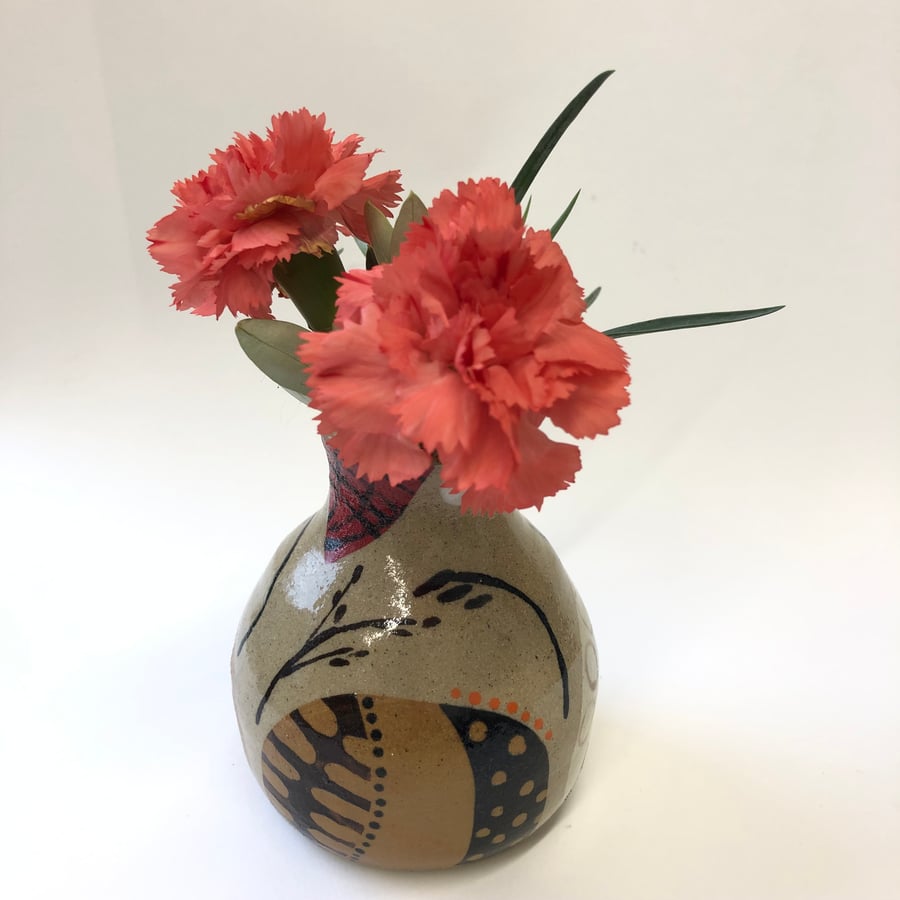 SMALL CERAMIC STONEWARE VASE IN EARTHY ETHNIC DESIGNS