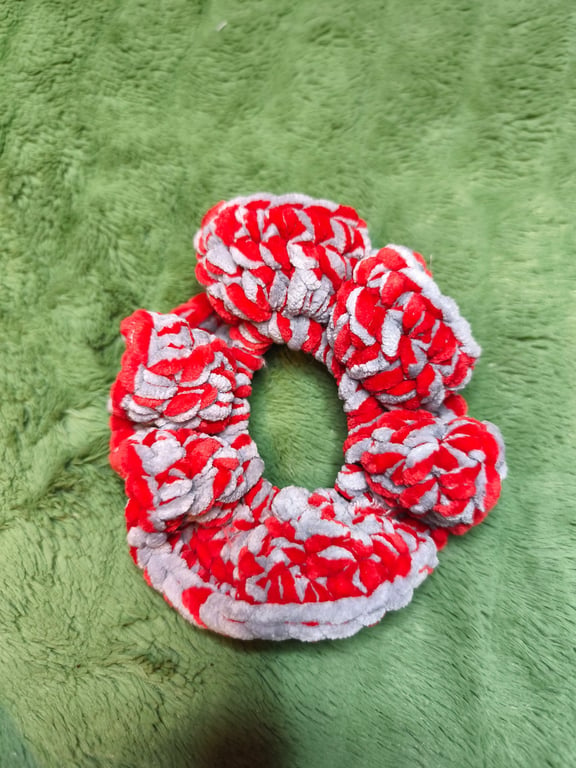Red & Silver Large Yarn Mix Scrunchies Hair Ties
