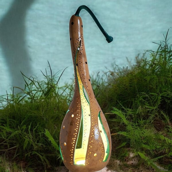 Seagrass Swirl Gourd Lamp