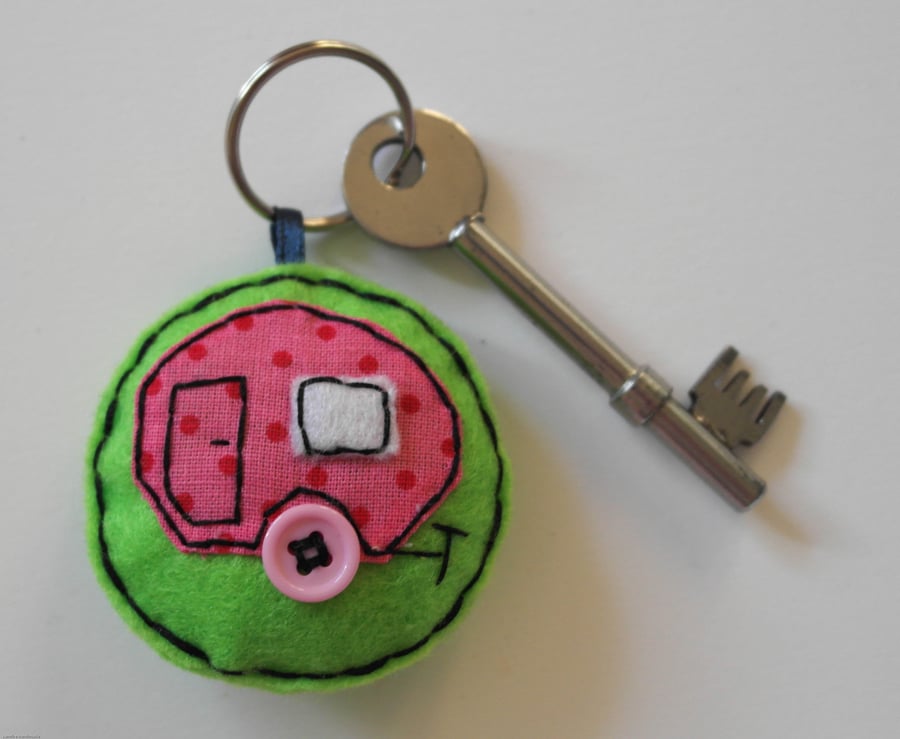Caravan keyring-Gift for a caravan owner-Vintage dotty caravan keyring