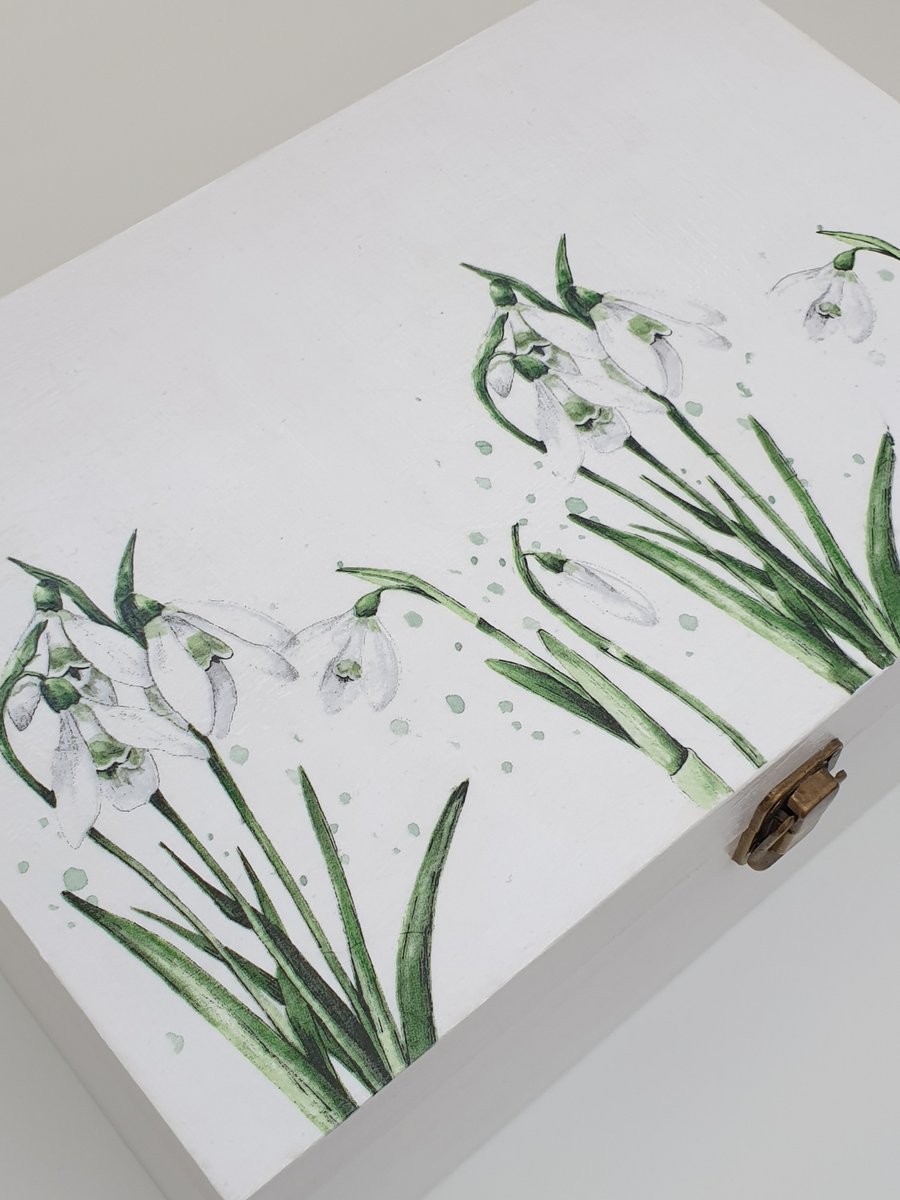 Snowdrops wooden storage box, keepsake box, memory box 