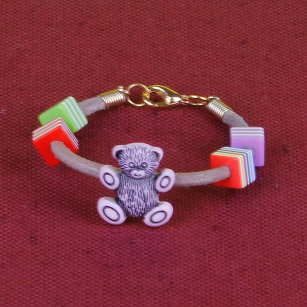 10 - CHILD'S LEATHER THONG BRACELET