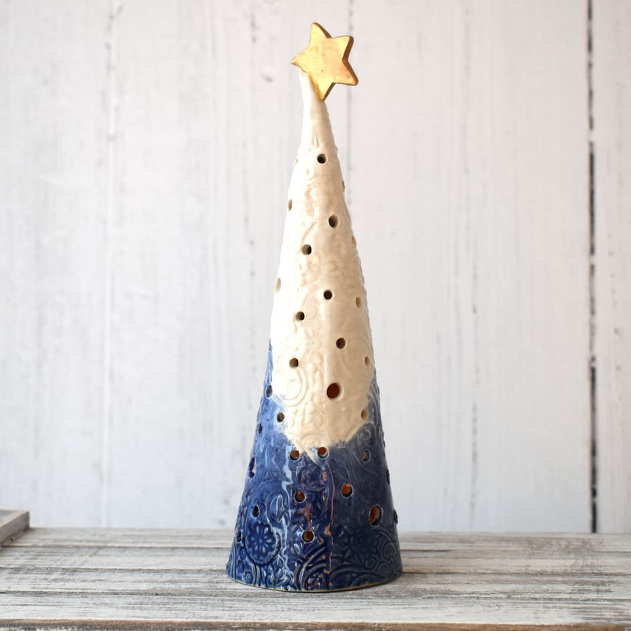19-381 Ceramic Christmas Tree Tea Light Holder (UK postage free)