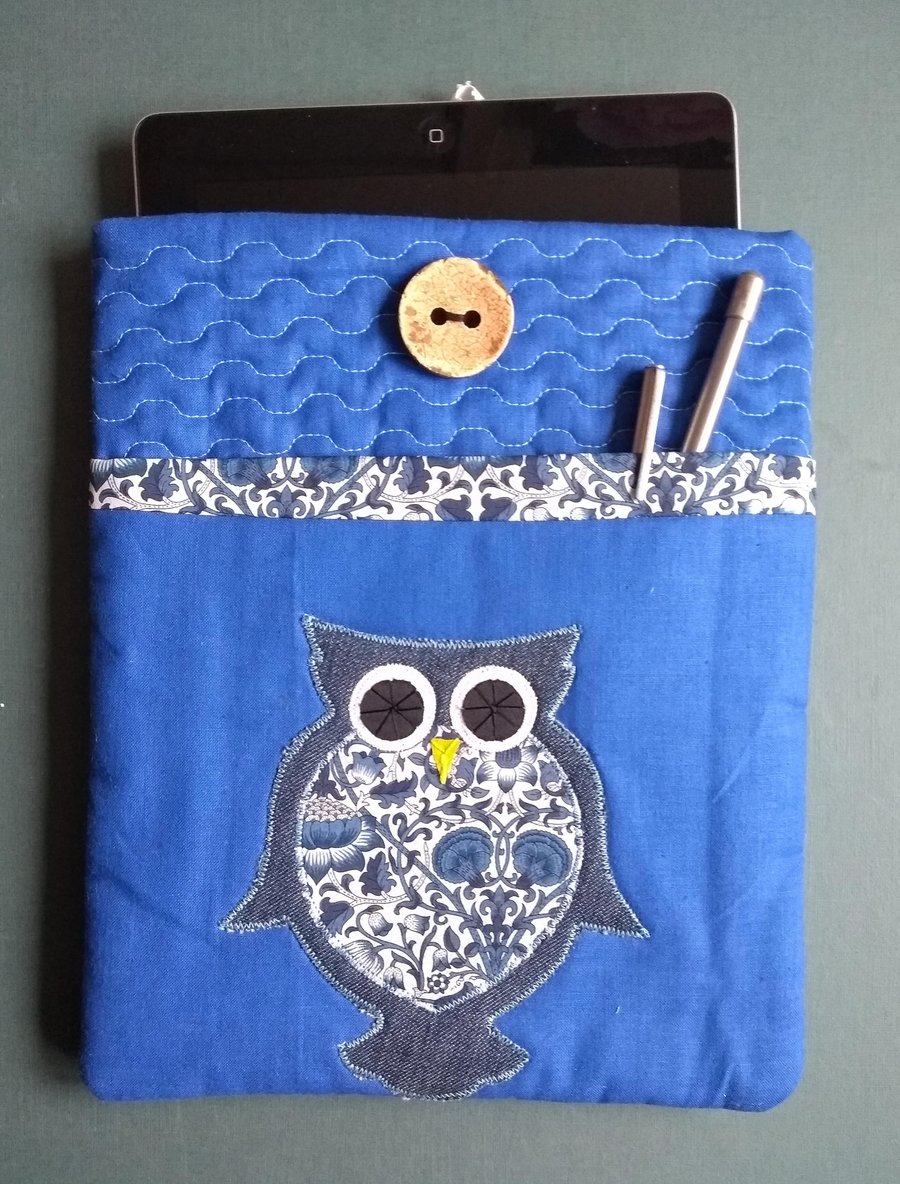 Blue & White Quilted Owl Tech 10" Tablet iPad Case