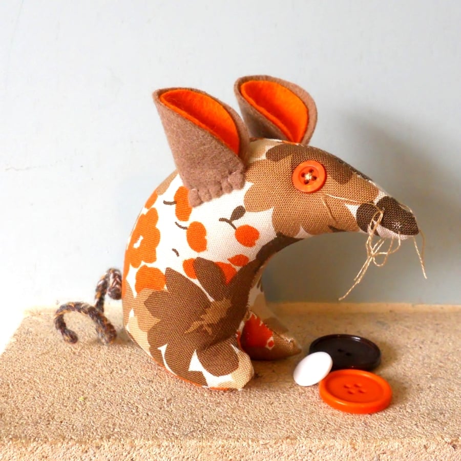  Terry the retro Mouse in 70s Floral Vintage Fabric