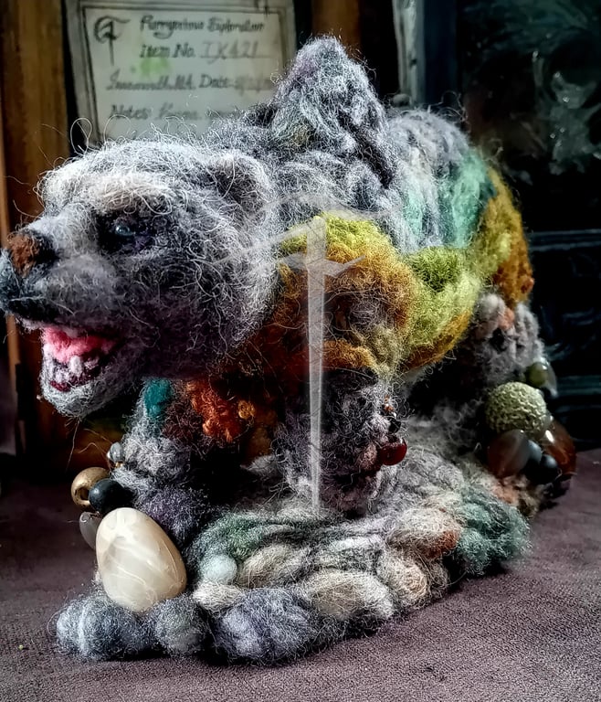 Needlefelt mountain bear