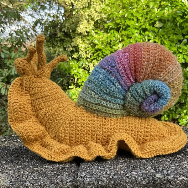 Crochet snail