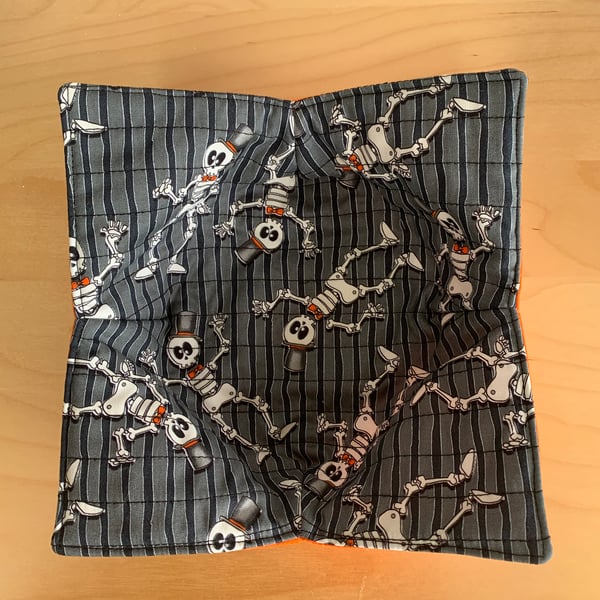 Skeleton Fabric Quilted Reversible Bowl Cosy