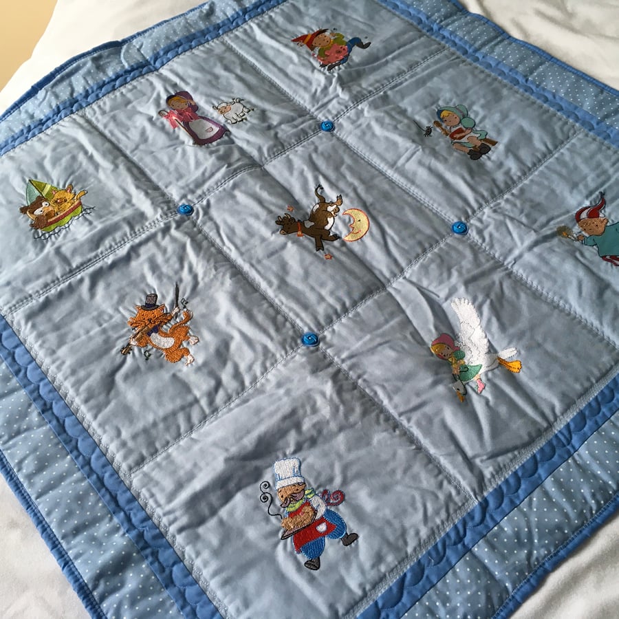 Nursery Rhyme Quilt. Eye-spy, Toddler bed cover, Play mat, Travel Cot, Camping.
