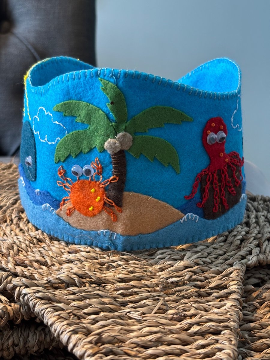 Pirate Desert Island celebration crown
