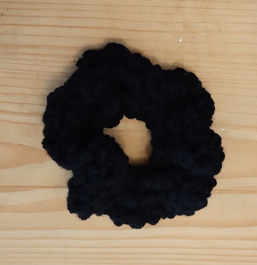 Black Chunky Knit Scrunchie