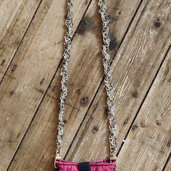 RED QUILTED MOBILE PHONE CARRIER