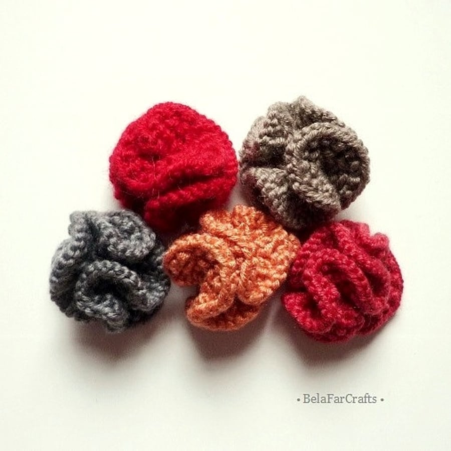 Knitted lapel flowers - Poppy for Remembrance day brooch - MADE TO ORDER