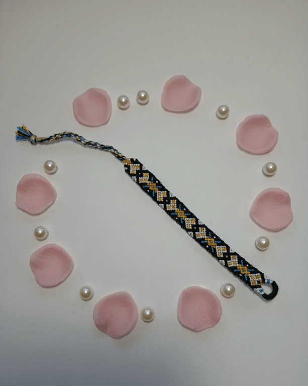 Macrame Friendship Bracelet – Ethnic Style Wristband in Black, White & Yellow