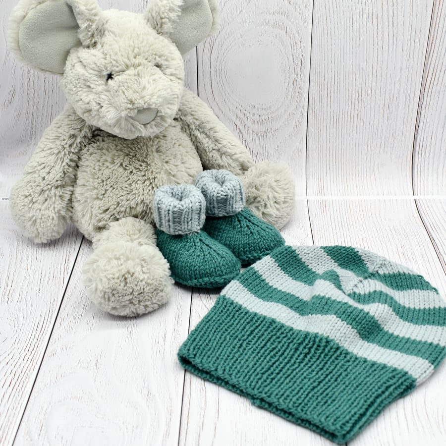 Hand Knitted baby booties and hat set Green and Light Blue - 0-3 months