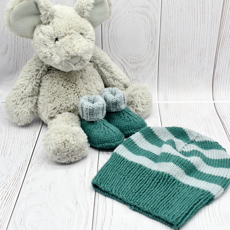 Hand Knitted baby booties and hat set Green and Light Blue - 0-3 months