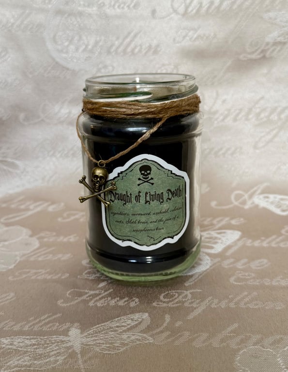 Draught of Living Death – Dark Fantasy Potion Candle