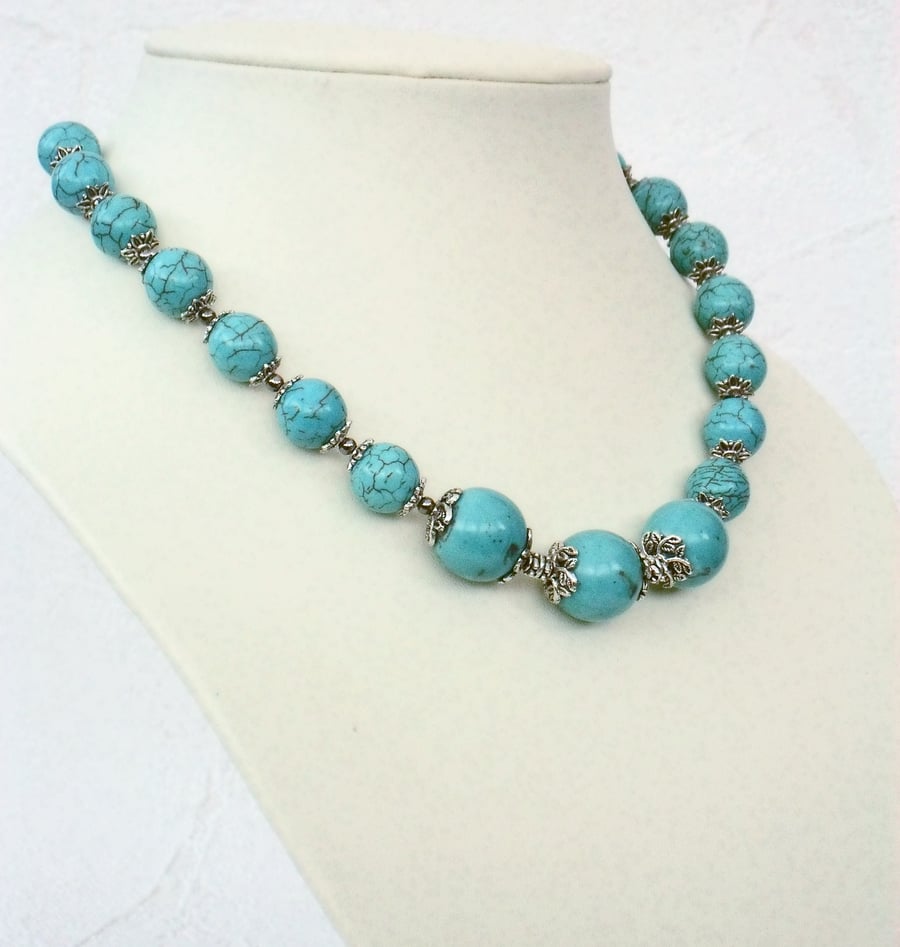 Chunky turquoise necklace 