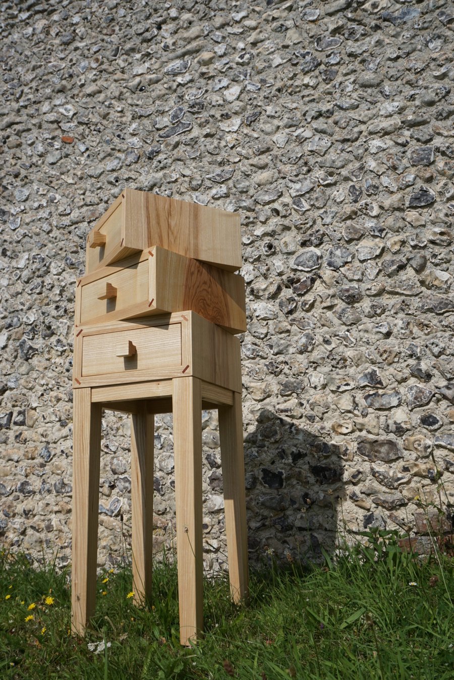 Twisted drawers side table 