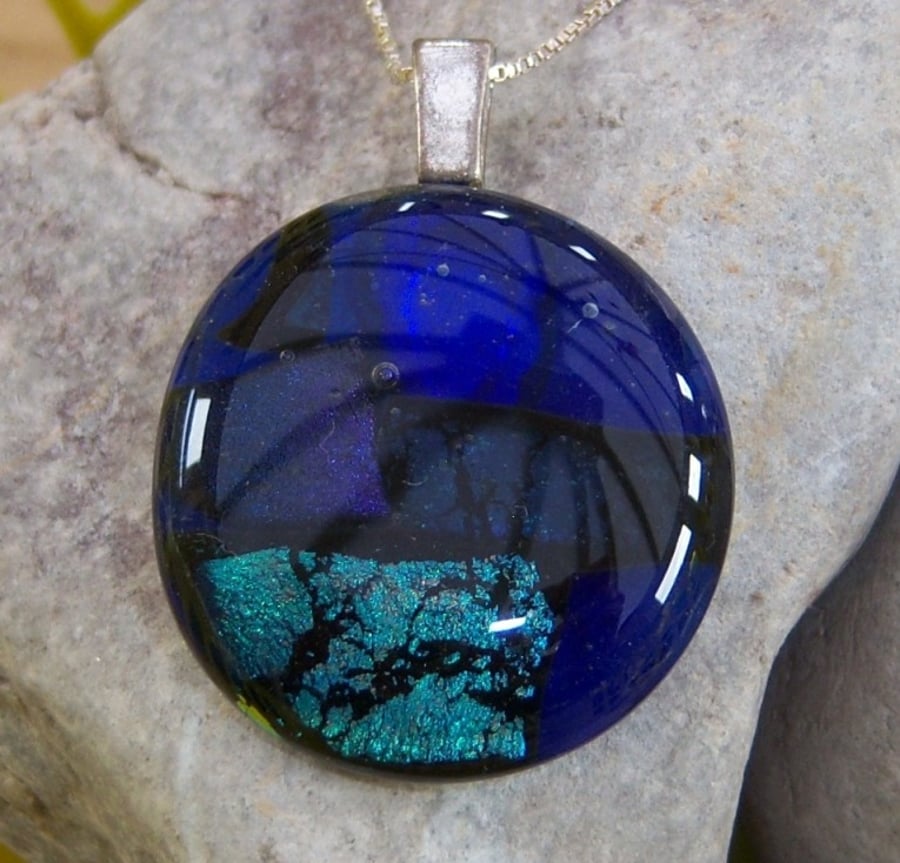 Pendant in Dichroic Glass with Sterling Silver