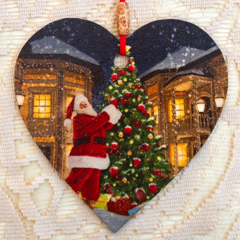 Christmas Decoration Ornament: Decoupaged Wooden Heart 15cm (6") Santa & Tree
