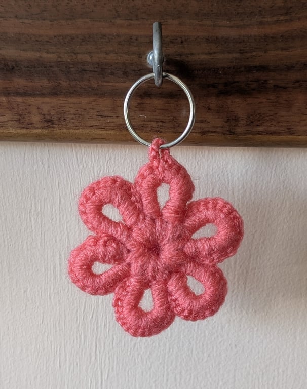 Crochet flower keyring - bagcharm - coral