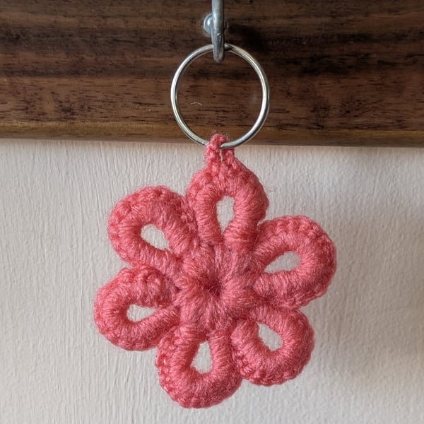 Crochet flower keyring - bagcharm - coral