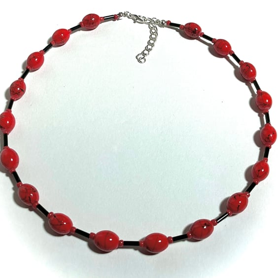 Red & Black Oval Bead Necklace