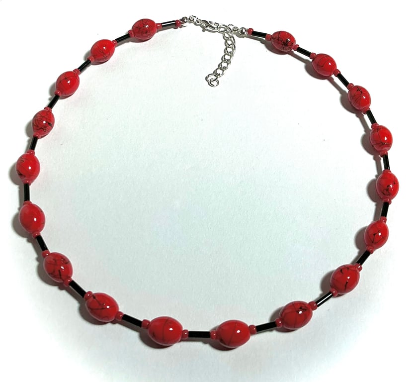 Red & Black Oval Bead Necklace