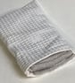 Reusable nail varnish remover wipes with optional storage bag - Image 3