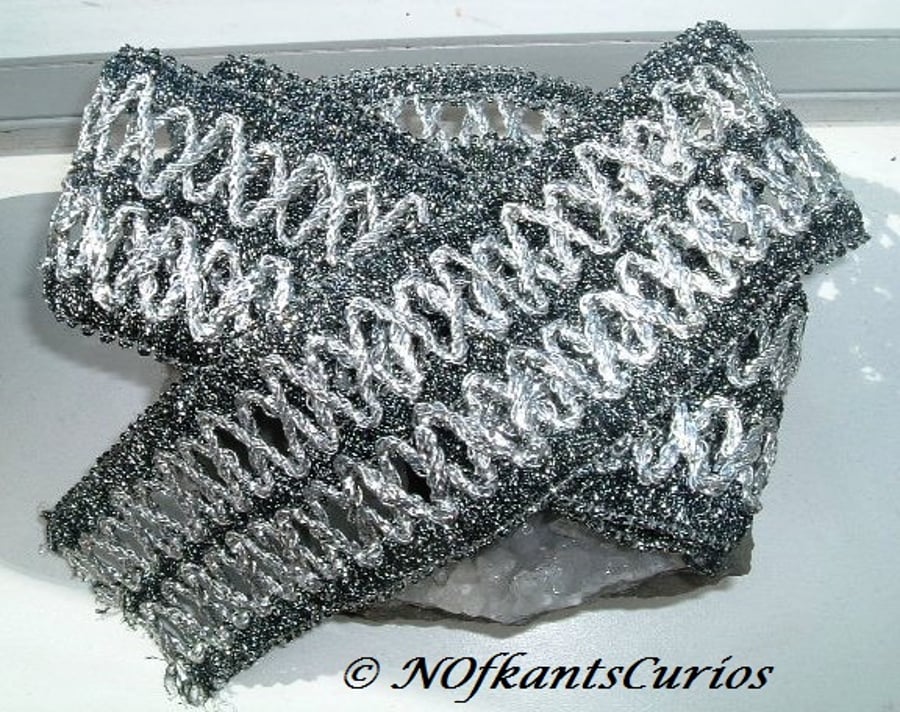 Vintage Wide Lattice Silver Metallic Mesh Lace, 1.32 metres by 7cms!