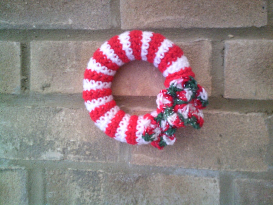 Red and White Crocheted Mini Christmas Wreath
