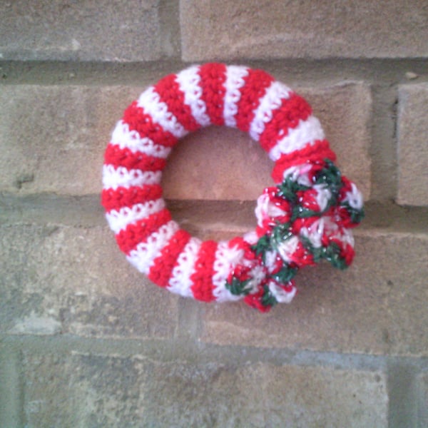 Red and White Crocheted Mini Christmas Wreath