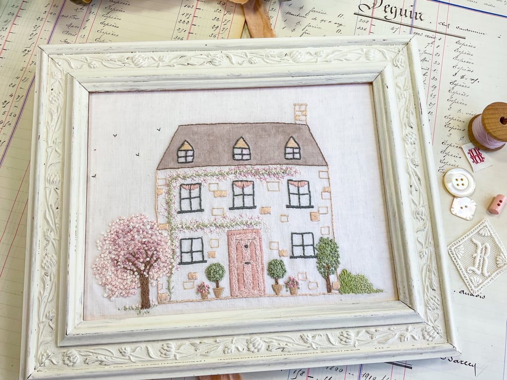 Cotswold Cottage Embroidery Kit. 