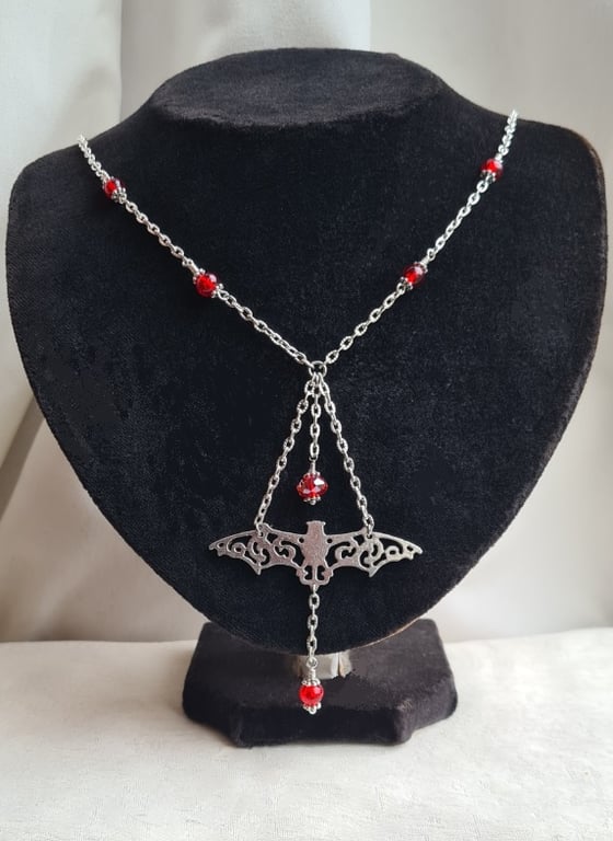 Gorgeous Vampire's Ball Silver-Tone Fancy Bat Dangly Necklace.