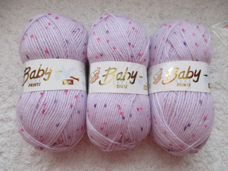 Lilac Print Acrylic DK Yarn (300grams)