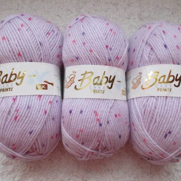 Lilac Print Acrylic DK Yarn (300grams)