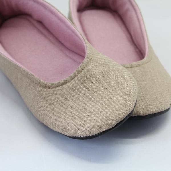 UK size 5 ladies linen taupe slippers, indoor shoes, house shoes. 