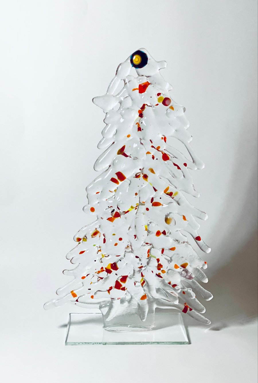 Fused glass clear christmas treewith tiny red pieces 