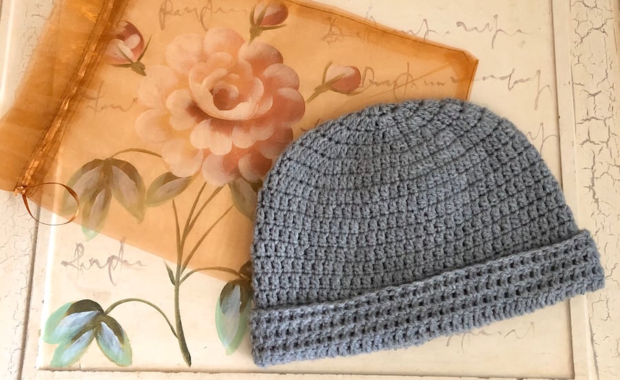 Women’s Crochet Beanie With Up or Down Rim