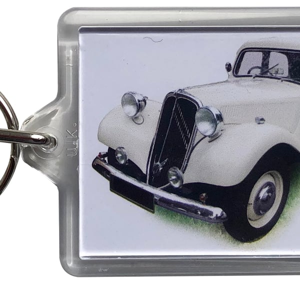 Citroen Traction Avant 1951 - Keyring with 50x35mm Insert - Car Enthusiast
